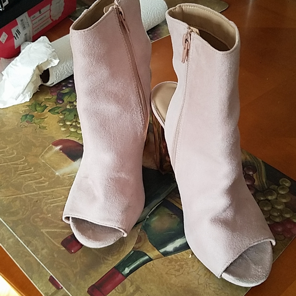 Ladies shoes